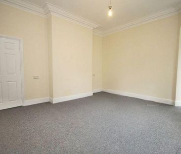 1 bedroom ground floor flat to rent - Photo 1