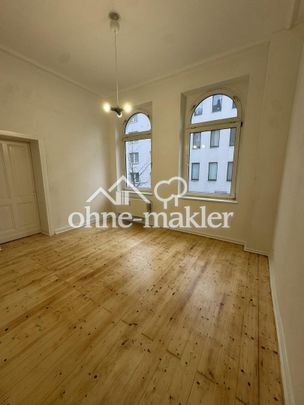 Wunderschöne, kernsanierte, WG-geeignete 4 Zi.-Altbau-Whg. m. Einbauküche zentral in Friedrichstadt! - Photo 1
