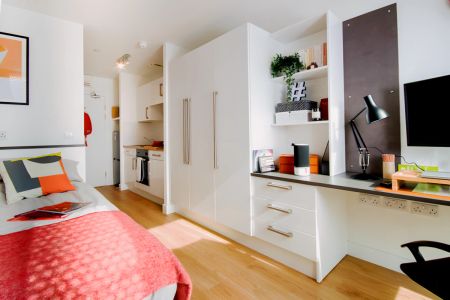 Upper Deluxe Studios - Photo 2