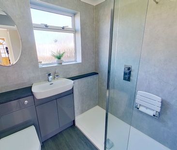 2 bedroom semi-detached bungalow to rent - Photo 4