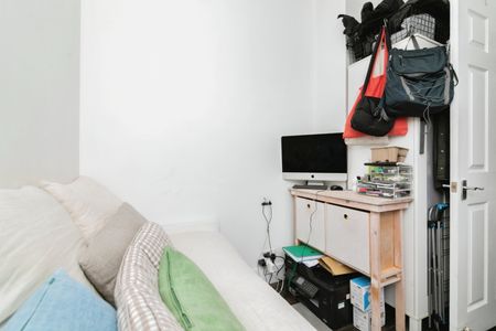 2 Bed Flat, Myrtle Road, E17 - Photo 3