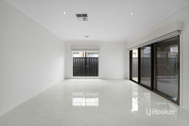 54 Tarlo Drive, Tarneit VIC, Belconnen - Photo 1
