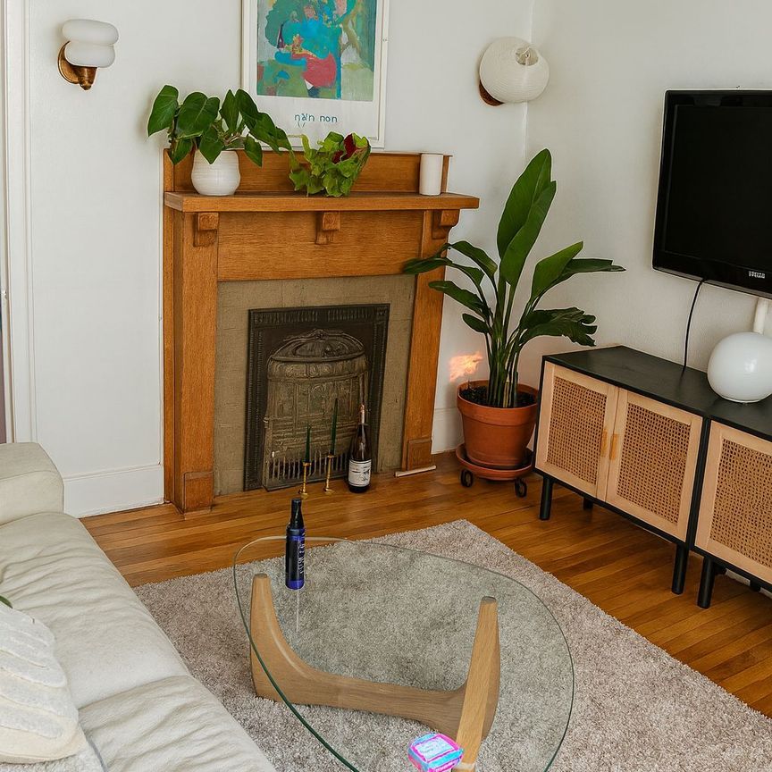 For Lease - 28 Springhurst Avenue Unit# 4, Toronto, Ontario - Photo 1