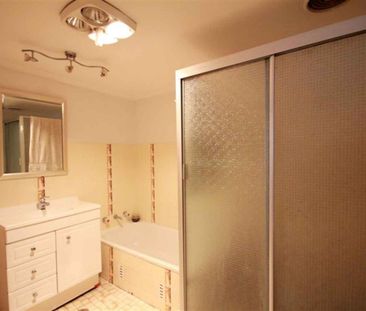 2 Bedroom unit in Great Location! - Photo 6