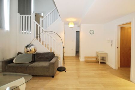 Durnsford Road, London, SW19 8GS - Photo 3