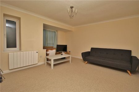 The Beeches, Horsham Road, Guildford, Surrey, GU5 0BD - Photo 3