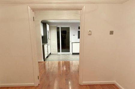 Cottimore Avenue, Walton On Thames, Surrey, KT12 - Photo 2