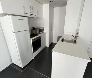 Central Auckland 2BR Furnished Gem - Photo 5