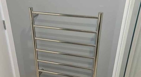 4 Bedrooms, 2 Bathrooms, Garage, Stunning Views!!! - Photo 2