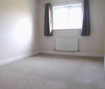 2 bedroom semi-detached bungalow to rent - Photo 3