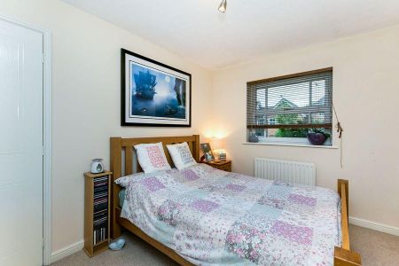 2 bedroom terraced house to rent - Photo 4