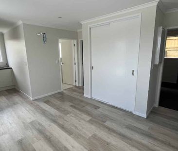 Short Term Tenancy Ã¢ÂÂ Water Included! - Photo 3