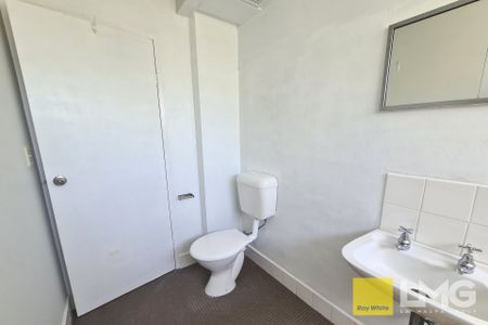 2-BEDROOM APARTMENT IN IDEAL LOCATION - Photo 2