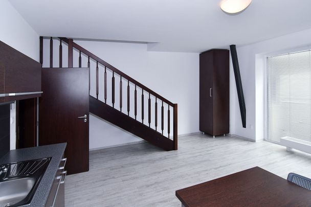 Pronájem bytu 3+kk 141 m² - Fotografie 1