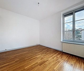 LYON 4 - F 3 - Photo 5