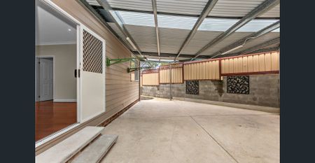 Prime Location 3-Bedroom Family Residence - Photo 5