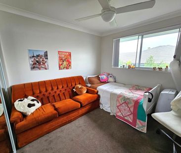 MODERN TOWNHOUSE - Photo 3