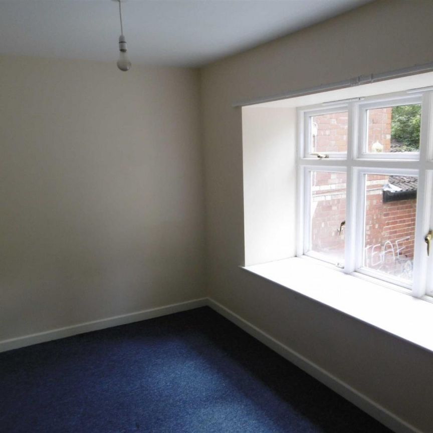 Flat 2, 12 Long Street, Dursley - Photo 1