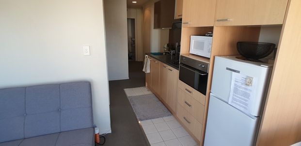 PENTHOUSE - 2 Bedrooms, Unfurnished, CAR PARK Included - Photo 1