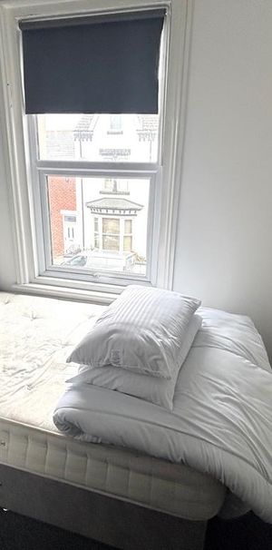 6 bedroom house share to rent - Photo 1