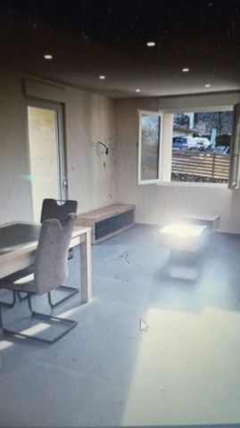 10 MINUTES DE YENNE MAISON DE TYPE 3 SUR 470 M² ENVIRON DE TERRAIN - Photo 5