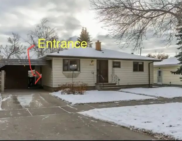 Charming 3-BR Basement Bungalow in Highwood – Prime Location | Calgary - Photo 1