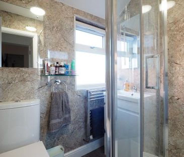 1 bedroom in a house share to rent - Photo 5