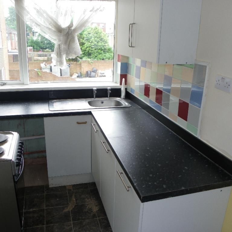 Compton Court - Photo 1