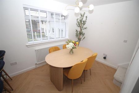 3 bedroom detached house to rent - Photo 5