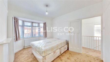 3 bedroom end of terrace house to rent - Photo 4