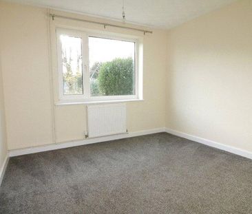 4 bedroom detached house to rent - Photo 3