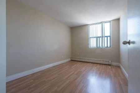 Richmond Place — 1 Bedroom - unit 435 - Photo 2