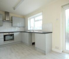 2 BEDROOM House - Semi-Detached - Photo 4