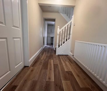 3 bedroom semi-detached house to rent - Photo 6