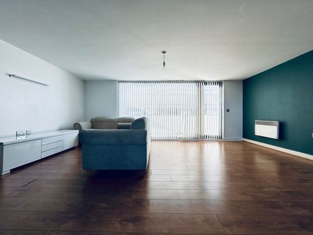 2 Bed Penthouse, Hulme High Street, M15 - Photo 2