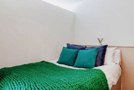 Cosy double ensuite bedroom near The Moor Market Sheffield - Photo 5