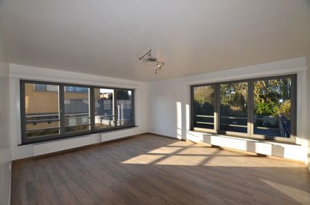 Prachtig gerenoveerd app met 2 slpk + garagebox - Foto 3