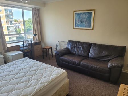 2 Bed Flat, Chippendale House, SW1V - Photo 2