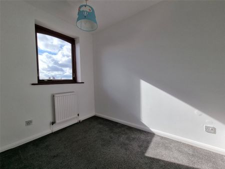 Crest View, Nottingham, Nottinghamshire, NG5 - Photo 3