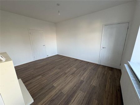 2 bedroom end of terrace house to rent - Photo 2