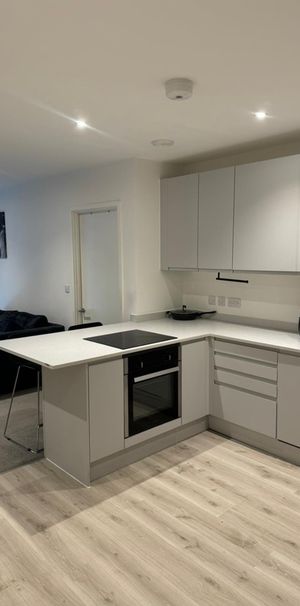 Room in a Shared Flat, Wharf End Trafford Park, M17 - Photo 1