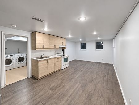 For Lease - 77 Beswick Drive Unit# Lower Unit, Newmarket, Ontario - Photo 2