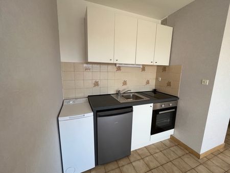 Location Appartement 1 pièce 26m² CARCASSONNE 11000 - Photo 3