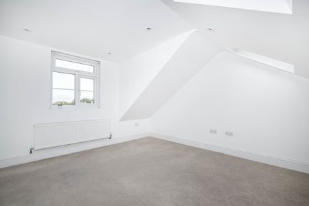 3 bedroom maisonette to rent - Photo 2