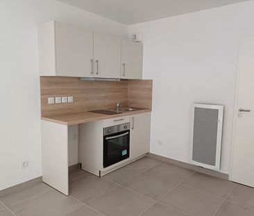 Location Appartement 1 pièce 27m² - Photo 2