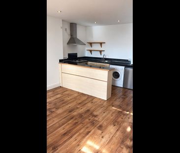 1 Bed Flat, Bath Road, RG1 - Photo 3