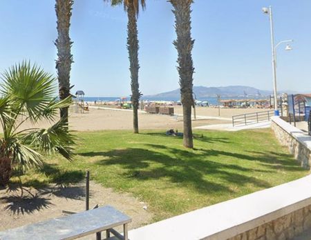 Alquiler de piso en Calle Bolivia - Photo 2