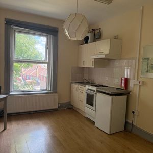 Bedsit, Stuart Crescent, N22 - Photo 3