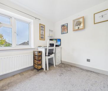 3 bedroom semi-detached house to rent - Photo 6