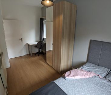 3 bedroom flat to rent - Photo 1